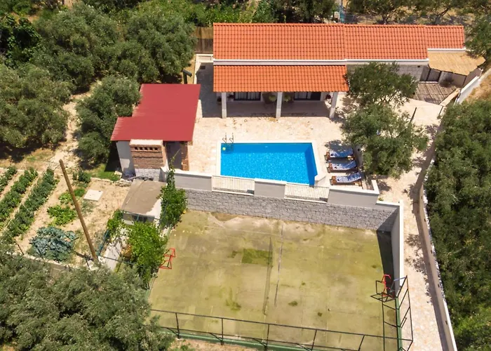 Villa Hilltop View - By Guide