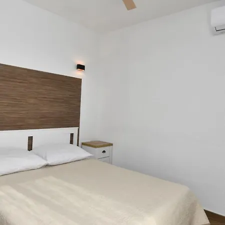 Hilltop View - By Guide 빌라 *