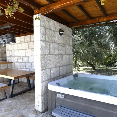 Hilltop View - By Guide 빌라