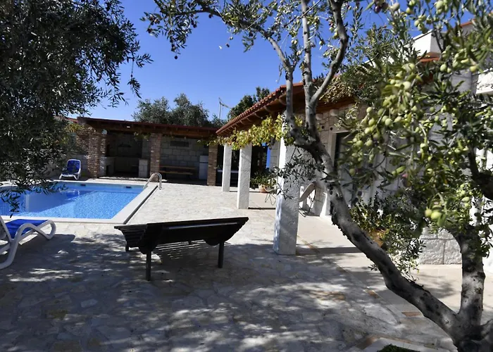 别墅 Hilltop View - By Guide *