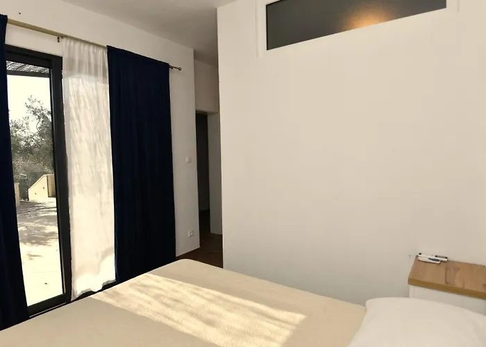 别墅 Hilltop View - By Guide *