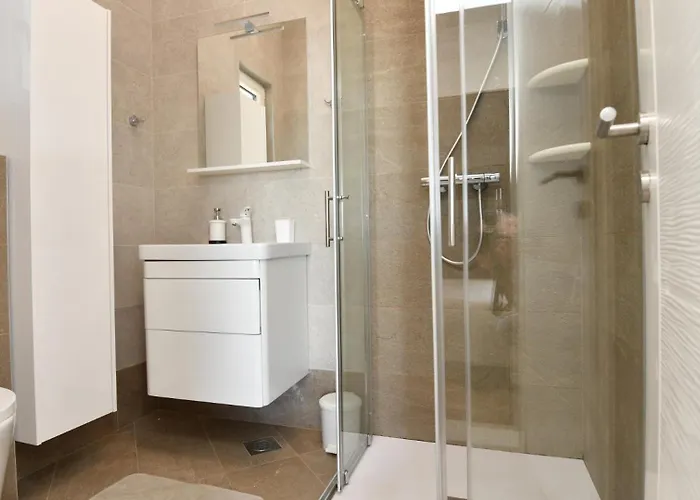 别墅 Hilltop View - By Guide *