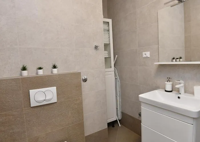 别墅 Hilltop View - By Guide